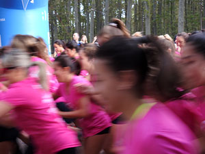 Cursa de la Dona 2016. Concentraci&oacute; i sortida del Parc de la Devesa