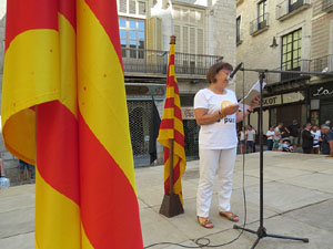 Diada Nacional 2016. Concentraci&oacute; a la pla&ccedil;a del Vi, lectura del manifest i cant de Els Segadors