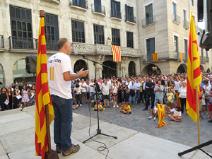 Diada Nacional 2016. Concentraci&oacute; a la pla&ccedil;a del Vi, lectura del manifest i cant de Els Segadors