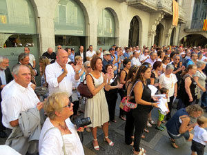 Diada Nacional 2016. Concentraci&oacute; a la pla&ccedil;a del Vi, lectura del manifest i cant de Els Segadors