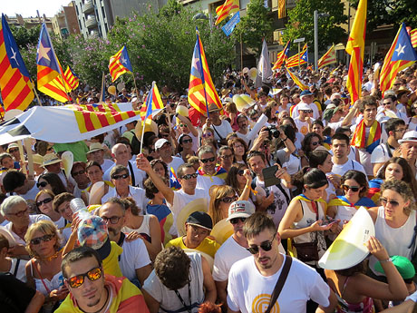 Manifestaci&oacute; sotre el lema A punt. Endavant rep&uacute;blica catalana, a Salt