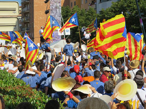 Diada Nacional 2016. Manifestaci&oacute; sotre el lema A punt. Endavant rep&uacute;blica catalana, a Salt