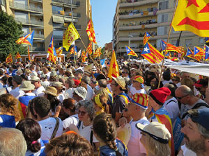 Diada Nacional 2016. Manifestaci&oacute; sotre el lema A punt. Endavant rep&uacute;blica catalana, a Salt