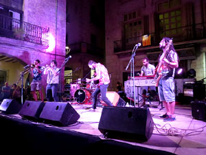 Diada Nacional 2016. Concert del grup Falciots Ninja a la pla&ccedil;a del Vi