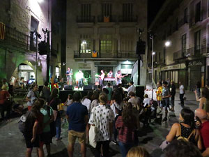 Diada Nacional 2016. Concert del grup Falciots Ninja a la pla&ccedil;a del Vi