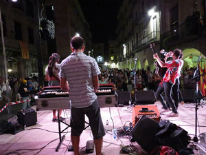 Diada Nacional 2016. Concert del grup Falciots Ninja a la pla&ccedil;a del Vi