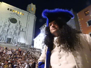Diada Nacional 2016. X Marxa de Torxes de Girona. Recreaci&oacute; hist&ograve;rica amb el Regiment de Sant Narc&iacute;s i l'actriu Cristina Cervi&agrave;