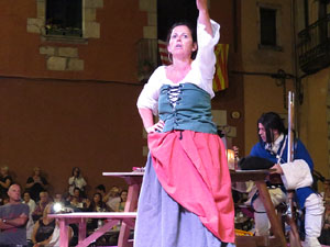 Diada Nacional 2016. X Marxa de Torxes de Girona. Recreaci&oacute; hist&ograve;rica amb el Regiment de Sant Narc&iacute;s i l'actriu Cristina Cervi&agrave;