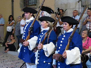Diada Nacional 2016. X Marxa de Torxes de Girona. Recreaci&oacute; hist&ograve;rica amb el Regiment de Sant Narc&iacute;s i l'actriu Cristina Cervi&agrave;