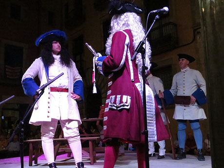 Diada Nacional 2016. X Marxa de Torxes de Girona. Recreaci&oacute; hist&ograve;rica amb el Regiment de Sant Narc&iacute;s i l'actriu Cristina Cervi&agrave;