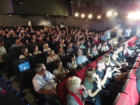 La Sala Alb&eacute;niz, a punt de comen&ccedil;ar les projeccions