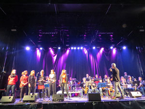 Fires 2016. Concert de la Black Music Big Band a l'escenari de la pla&ccedil;a de Sant Feliu