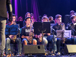 Fires 2016. Concert de la Black Music Big Band a l'escenari de la pla&ccedil;a de Sant Feliu