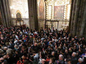 Fires 2016. Castells dins la nau g&ograve;tica de la Catedral de Girona