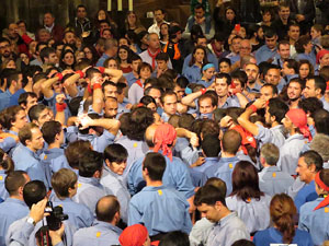 Fires 2016. Castells dins la nau g&ograve;tica de la Catedral de Girona