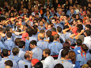 Fires 2016. Castells dins la nau g&ograve;tica de la Catedral de Girona
