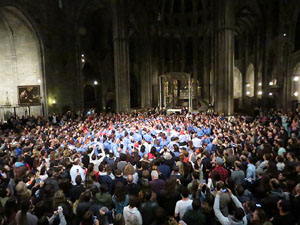 Fires 2016. Castells dins la nau g&ograve;tica de la Catedral de Girona