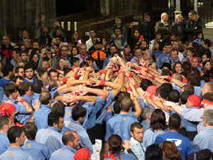 Fires 2016. Castells dins la nau g&ograve;tica de la Catedral de Girona