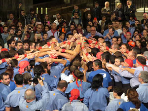 Fires 2016. Castells dins la nau g&ograve;tica de la Catedral de Girona