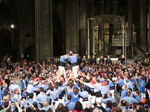 Fires 2016. Castells dins la nau g&ograve;tica de la Catedral de Girona