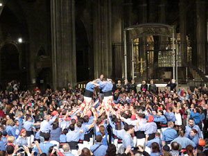 Fires 2016. Castells dins la nau g&ograve;tica de la Catedral de Girona