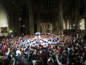Fires 2016. Castells dins la nau g&ograve;tica de la Catedral de Girona