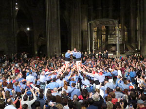 Fires 2016. Castells dins la nau g&ograve;tica de la Catedral de Girona