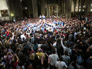 Fires 2016. Castells dins la nau g&ograve;tica de la Catedral de Girona