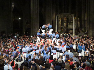 Fires 2016. Castells dins la nau g&ograve;tica de la Catedral de Girona