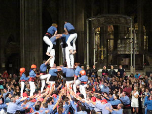Fires 2016. Castells dins la nau g&ograve;tica de la Catedral de Girona