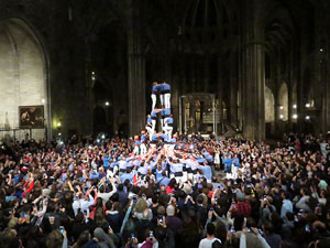 Fires 2016. Castells dins la nau g&ograve;tica de la Catedral de Girona
