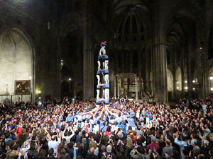 Fires 2016. Castells dins la nau g&ograve;tica de la Catedral de Girona