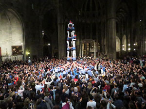 Fires 2016. Castells dins la nau g&ograve;tica de la Catedral de Girona