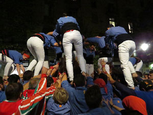 Fires 2016. Els Castells de Vig&iacute;lia a la Rambla de la Llibertat, amb els Marrecs de Salt i la Nova Muixeranga d'Algemes&iacute;