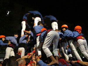 Fires 2016. Els Castells de Vig&iacute;lia a la Rambla de la Llibertat, amb els Marrecs de Salt i la Nova Muixeranga d'Algemes&iacute;
