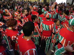 Fires 2016. Els Castells de Vig&iacute;lia a la Rambla de la Llibertat, amb els Marrecs de Salt i la Nova Muixeranga d'Algemes&iacute;