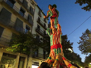 Fires 2016. Els Castells de Vig&iacute;lia a la Rambla de la Llibertat, amb els Marrecs de Salt i la Nova Muixeranga d'Algemes&iacute;