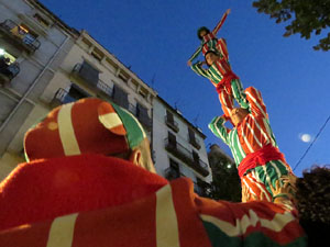 Fires 2016. Els Castells de Vig&iacute;lia a la Rambla de la Llibertat, amb els Marrecs de Salt i la Nova Muixeranga d'Algemes&iacute;