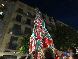 Fires 2016. Els Castells de Vig&iacute;lia a la Rambla de la Llibertat, amb els Marrecs de Salt i la Nova Muixeranga d'Algemes&iacute;