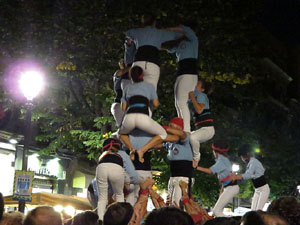 Fires 2016. Els Castells de Vig&iacute;lia a la Rambla de la Llibertat, amb els Marrecs de Salt i la Nova Muixeranga d'Algemes&iacute;
