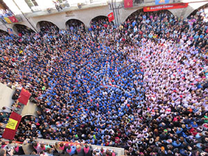 Fires 2016. La Diada Castellera a la pla&ccedil;a del Vi, amb els Marrecs de Salt, els Capgrossos de Matar&oacute; i els Minyons de Terrassa