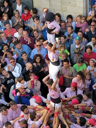 Entrada a la pla&ccedil;a del pilar dels Minyons de Terrassa