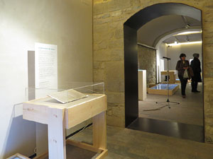 Exposici&oacute; Aig&uuml;es rituals. Una hist&ograve;ria dels banys jueus de Girona, al Museu d'Hist&ograve;ria dels Jueus de Girona