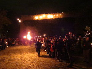 Fires 2016. Espectacle de foc i m&uacute;sica Llumin&agrave;ries de Fires, a c&agrave;rrec de Taller de Magn&egrave;sia i Els Berros de la Cort