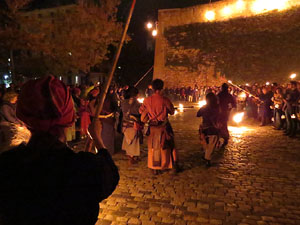 Fires 2016. Espectacle de foc i m&uacute;sica Llumin&agrave;ries de Fires, a c&agrave;rrec de Taller de Magn&egrave;sia i Els Berros de la Cort