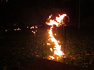 Fires 2016. Espectacle de foc i m&uacute;sica Llumin&agrave;ries de Fires, a c&agrave;rrec de Taller de Magn&egrave;sia i Els Berros de la Cort