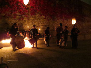 Fires 2016. Espectacle de foc i m&uacute;sica Llumin&agrave;ries de Fires, a c&agrave;rrec de Taller de Magn&egrave;sia i Els Berros de la Cort