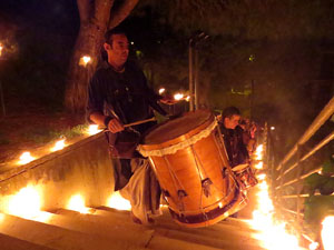 Fires 2016. Espectacle de foc i m&uacute;sica Llumin&agrave;ries de Fires, a c&agrave;rrec de Taller de Magn&egrave;sia i Els Berros de la Cort