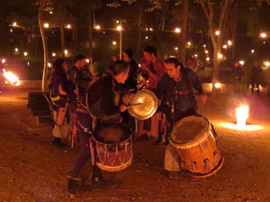 Fires 2016. Espectacle de foc i m&uacute;sica Llumin&agrave;ries de Fires, a c&agrave;rrec de Taller de Magn&egrave;sia i Els Berros de la Cort