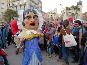Fires 2016. El preg&oacute. Cercavila amb gegants, capgrossos i mules